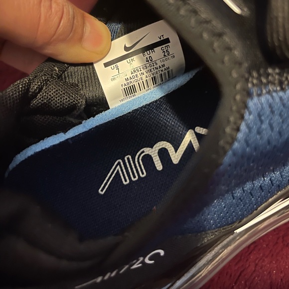 Sneakers - Picture 5 of 5